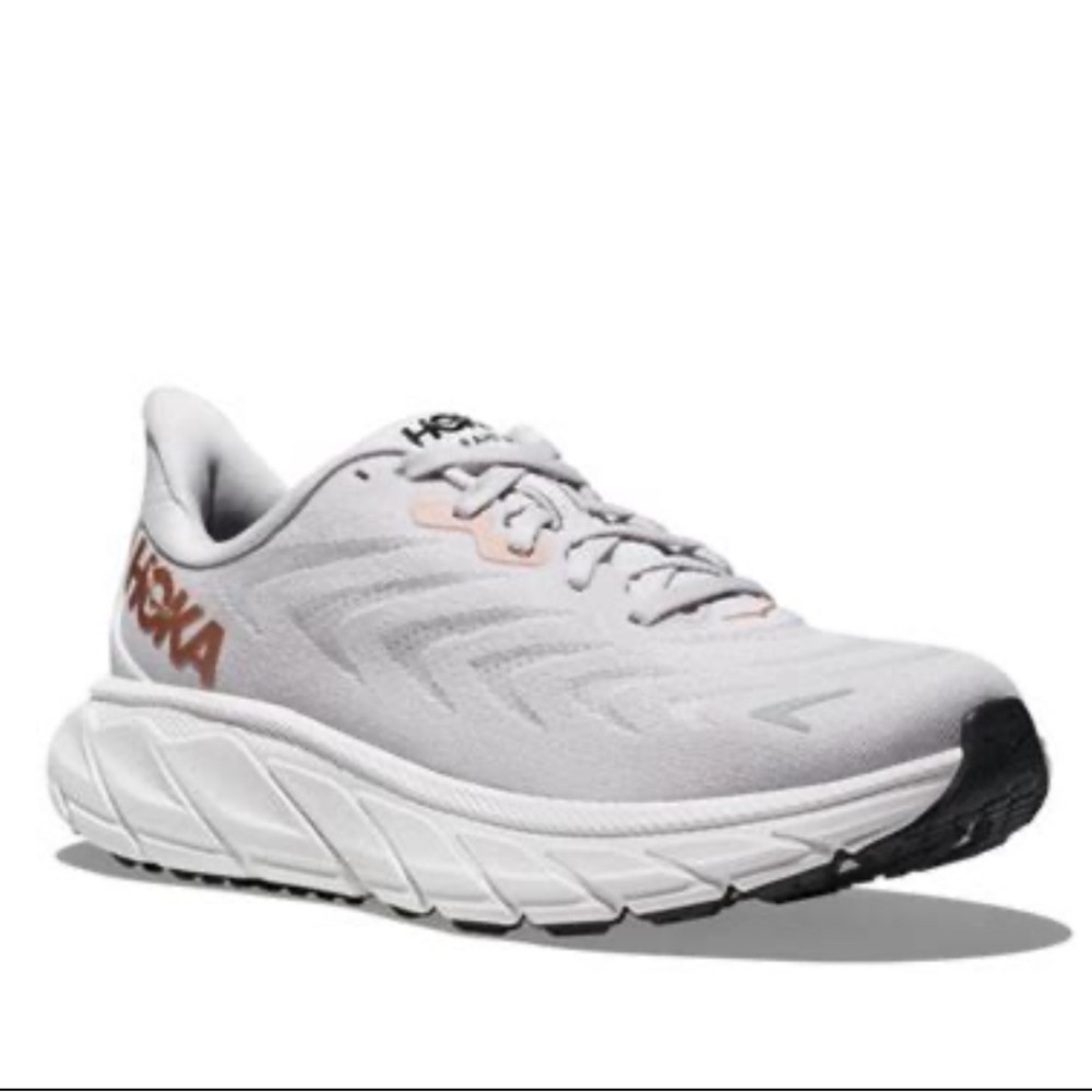 Hoka Arahi 6